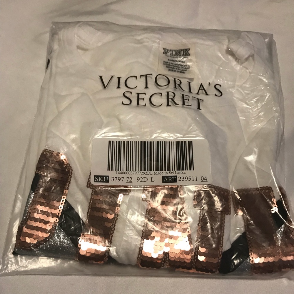 💎VS PINK White T-Shirt w/Gold Bling T-Shirt
💎 - Picture 3 of 3